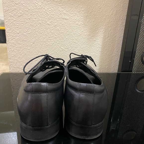 Shoes - Picture 3 of 4